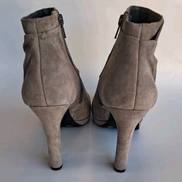 Gianni Bini Women’s Leather Gray Suede Ankle Boots Bootie Zip Bow - Picture 4 of 8